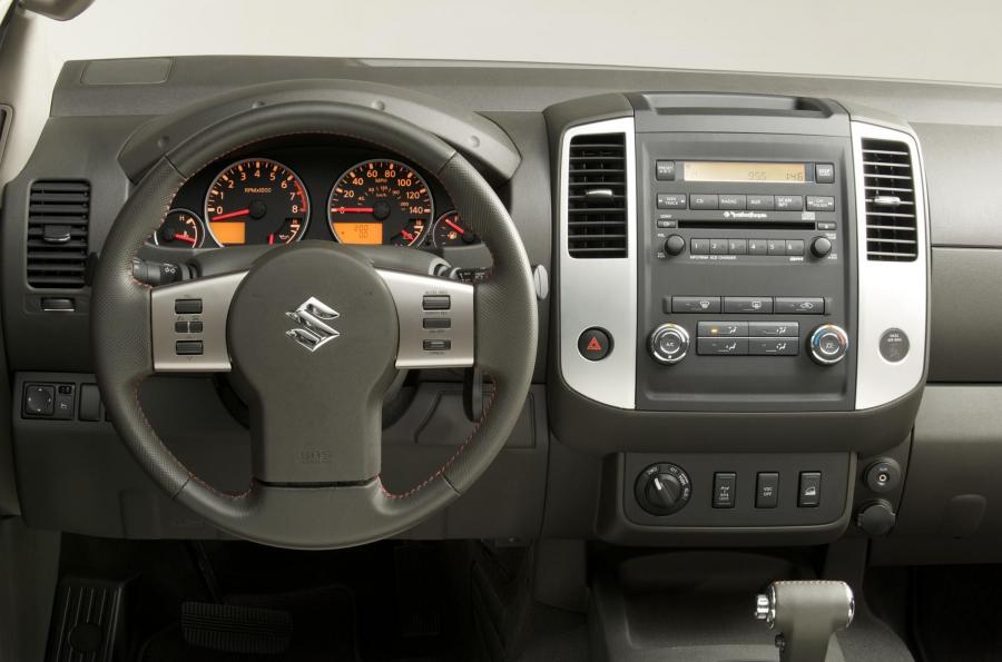  Suzuki Equator 2009 года  (фото 4 из 35)